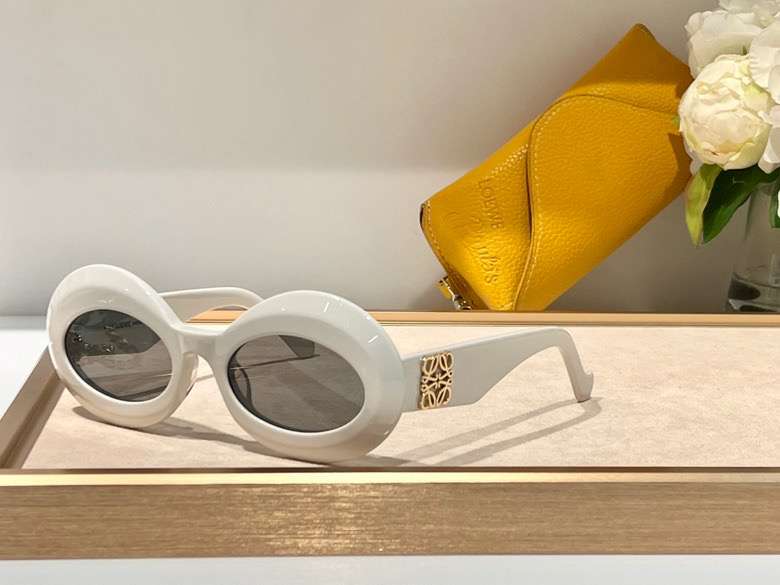 Picture of Loewe Sunglasses _SKUfw50716294fw